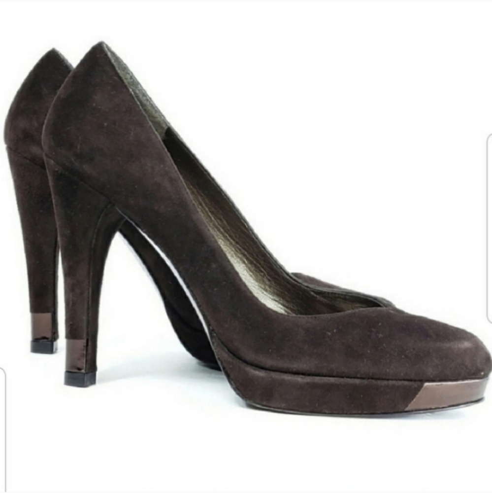 Stuart Weitzman Decollete Alto Heel